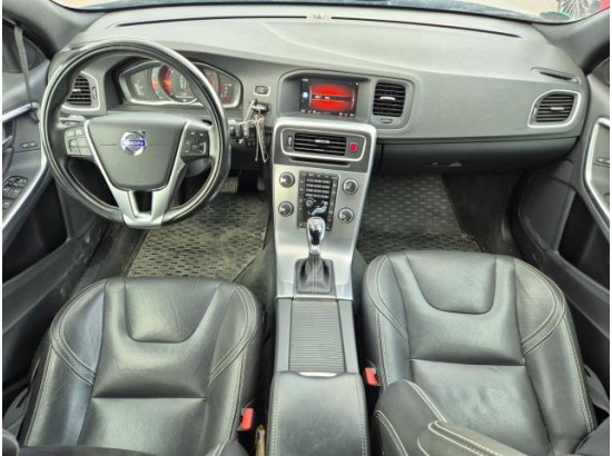 2017 Volvo V60 Kombi Linje Svart