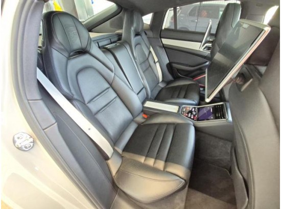 2018 Porsche Panamera 4 S