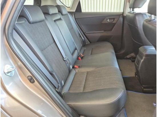 2015 Toyota Auris Hybrid Executive