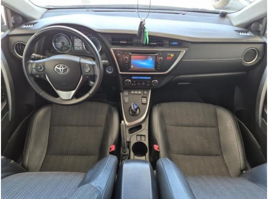 2015 Toyota Auris Hybrid Executive