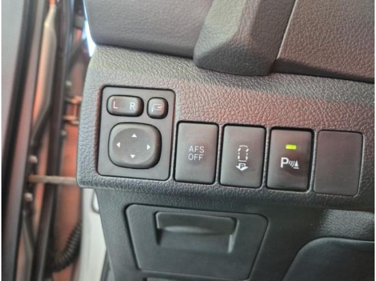 2015 Toyota Auris Hybrid Executive