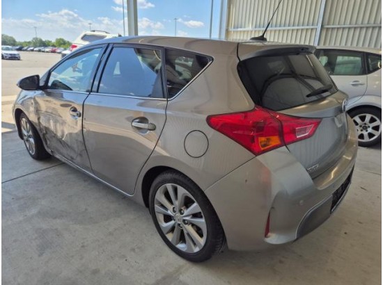 2015 Toyota Auris Hybrid Executive