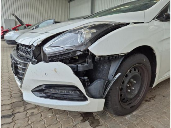 2016 Hyundai i40 cw blue Trend