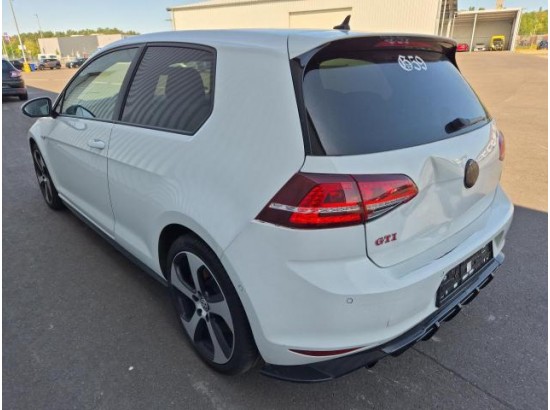 2016 Volkswagen Golf VII Lim. GTI Performance BMT