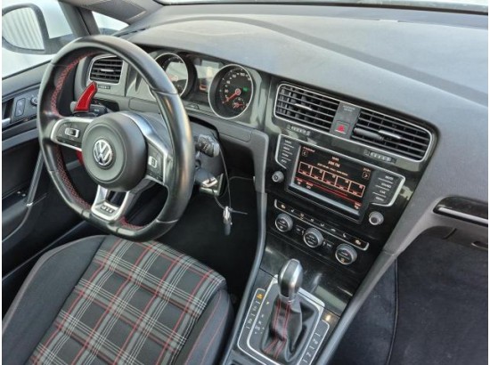 2016 Volkswagen Golf VII Lim. GTI Performance BMT