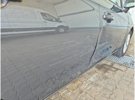 2016 Opel Corsa E drive