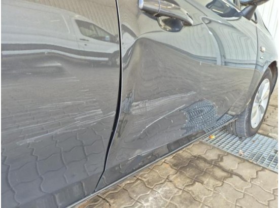 2016 Opel Corsa E drive
