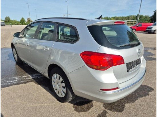 2015 Opel Astra J Sports Tourer Edition