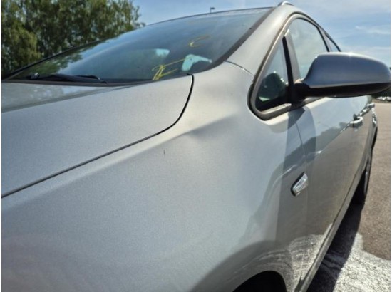 2015 Opel Astra J Sports Tourer Edition