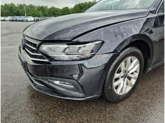 2023 Volkswagen Passat Variant Business