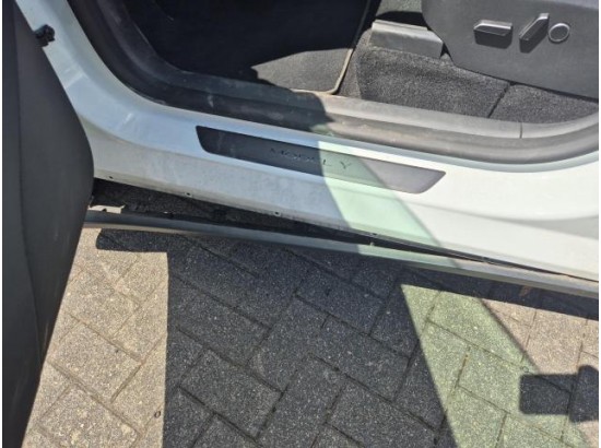 2024 Tesla Model Y Long Range Dual AWD