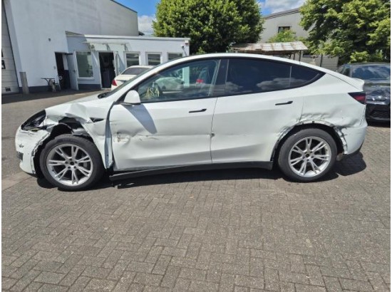 2024 Tesla Model Y Long Range Dual AWD