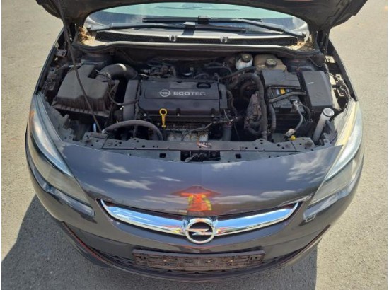 2016 Opel Astra J Sports Tourer Edition