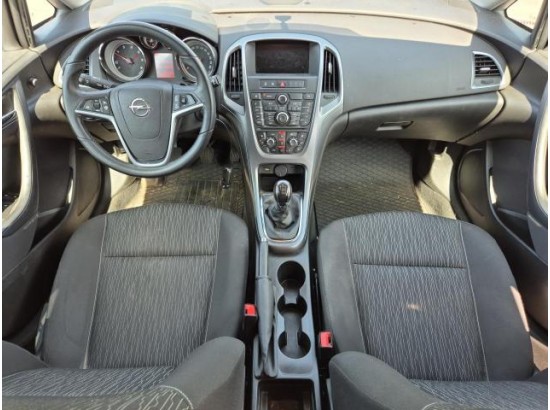 2015 Opel Astra J Lim.  Edition