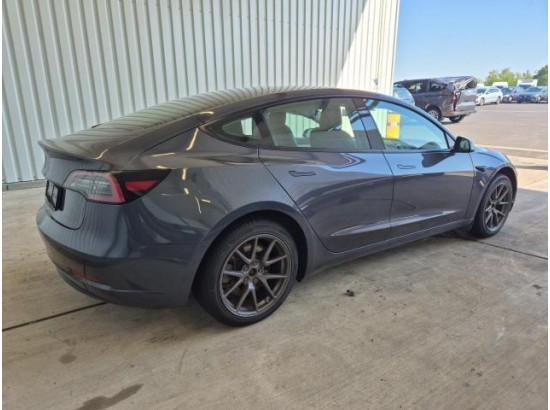 2022 Tesla Model 3 Basis RWD