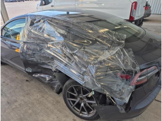 2022 Tesla Model 3 Basis RWD