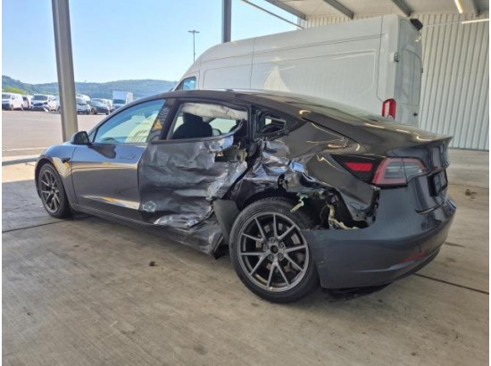 2022 Tesla Model 3 Basis RWD