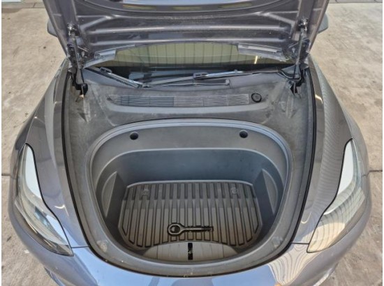 2022 Tesla Model 3 Basis RWD