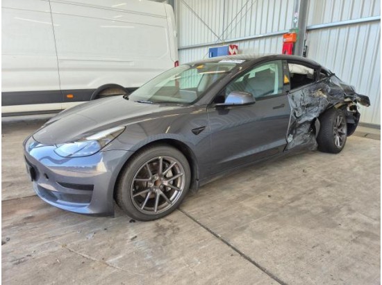 2022 Tesla Model 3 Basis RWD