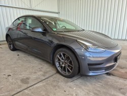 2022 Tesla Model 3 Basis RWD