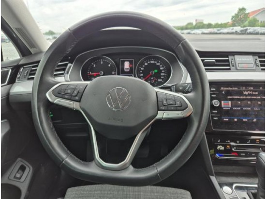 2022 Volkswagen Passat Variant Business