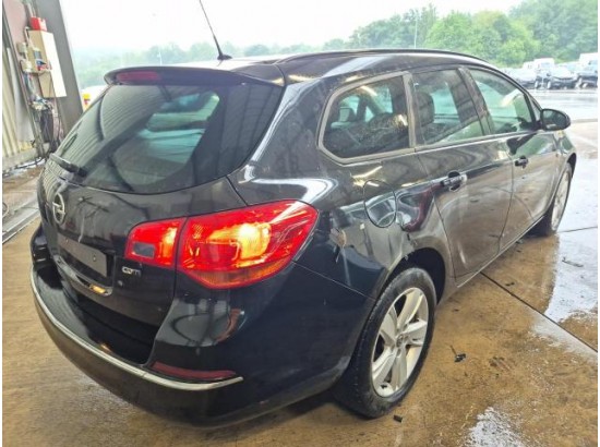 2016 Opel Astra J Sports Tourer Edition