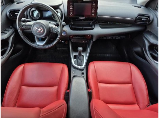 2020 Toyota Yaris Hybrid Club
