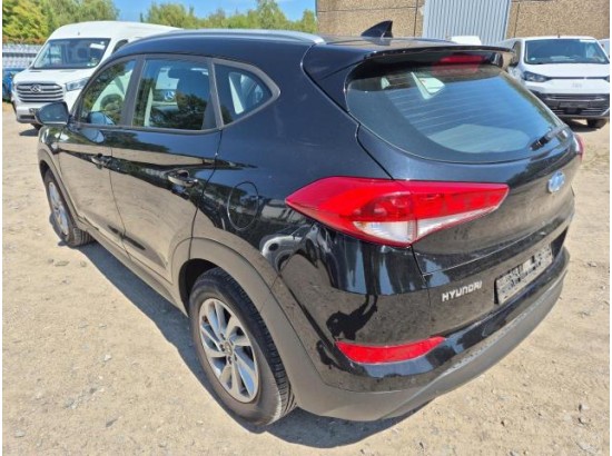 2018 Hyundai Tucson blue Classic 2WD