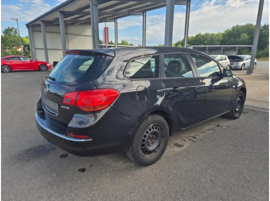 2015 Opel Astra J Sports Tourer Edition