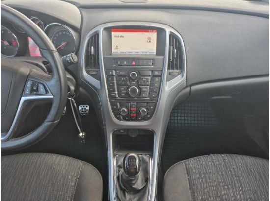 2015 Opel Astra J Sports Tourer Edition