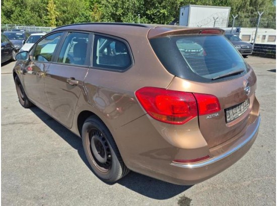 2016 Opel Astra J Sports Tourer Edition