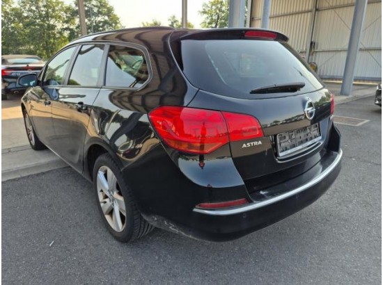 2015 Opel Astra J Sports Tourer Style