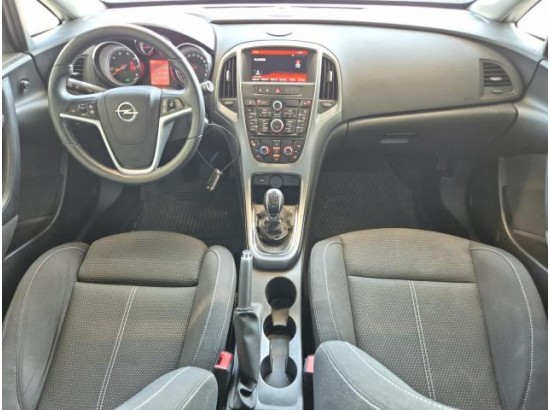 2016 Opel Astra J Sports Tourer Edition