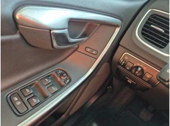 2017 Volvo V60 Kombi Linje Svart