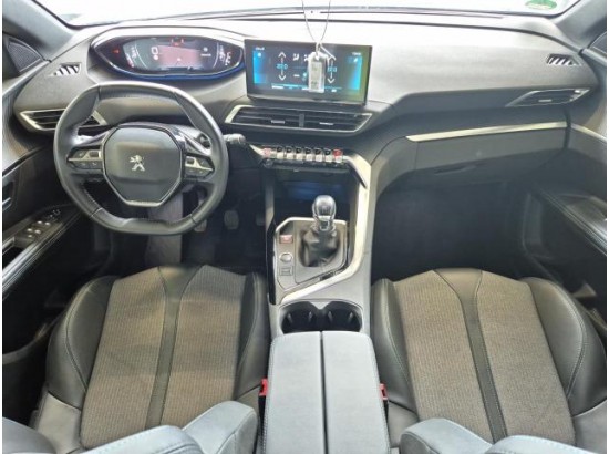 2024 Peugeot 5008 Allure Pack