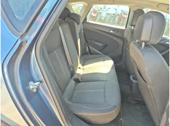 2015 Opel Astra J Lim.  Edition