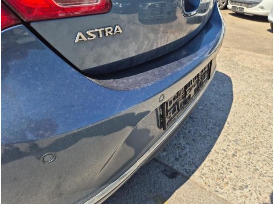 2015 Opel Astra J Lim.  Edition