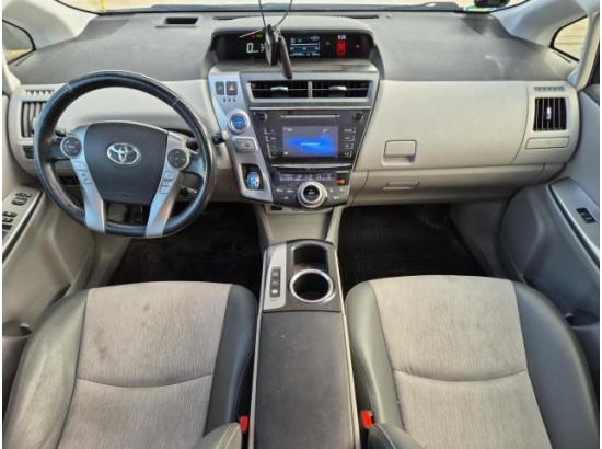 2016 Toyota Prius + Comfort
