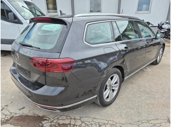 2023 Volkswagen Passat Variant Elegance