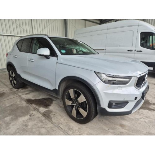 2020 Volvo XC40 Momentum Pro 2WD
