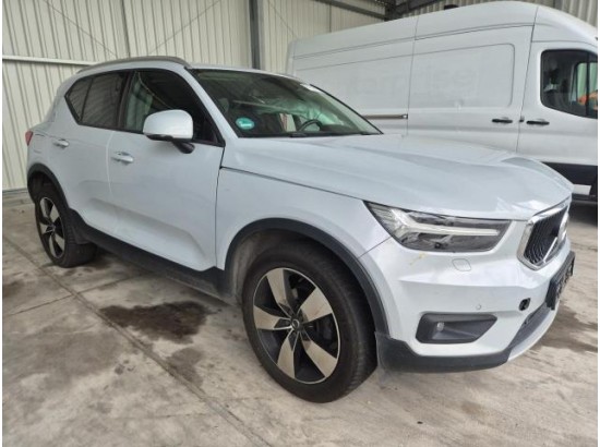 2020 Volvo XC40 Momentum Pro 2WD