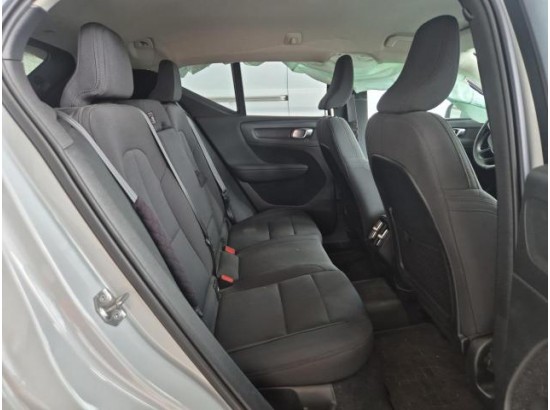 2020 Volvo XC40 Momentum Pro 2WD