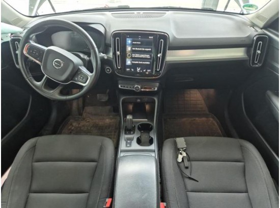 2020 Volvo XC40 Momentum Pro 2WD