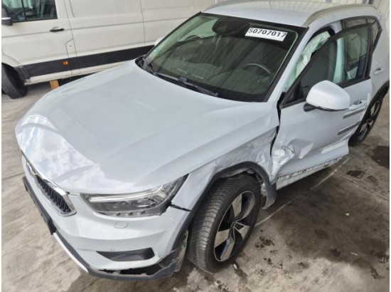 2020 Volvo XC40 Momentum Pro 2WD