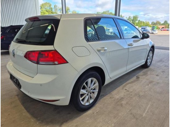 2016 Volkswagen Golf VII Lim. Trendline BMT