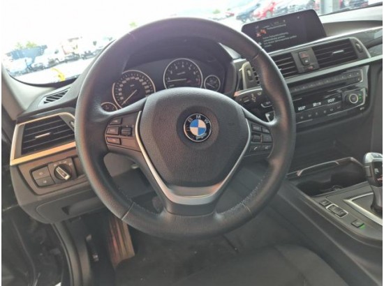 2017 BMW 3er Lim. 320i Advantage