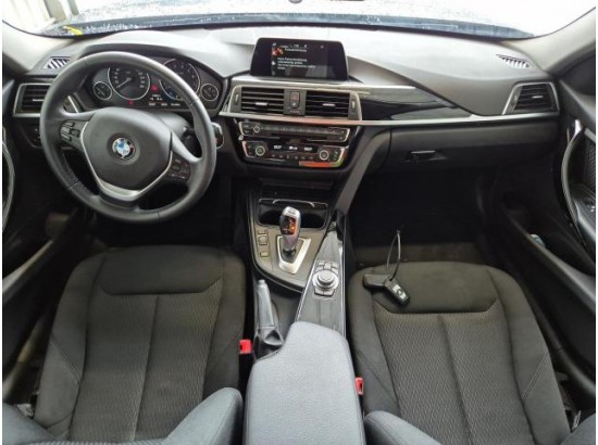 2017 BMW 3er Lim. 320i Advantage