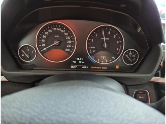 2017 BMW 3er Lim. 320i Advantage