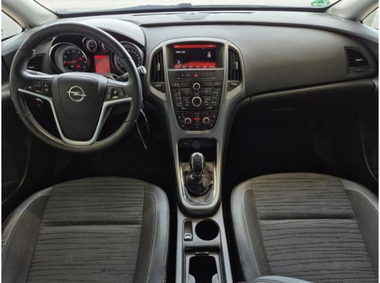 2015 Opel Astra J Sports Tourer Style
