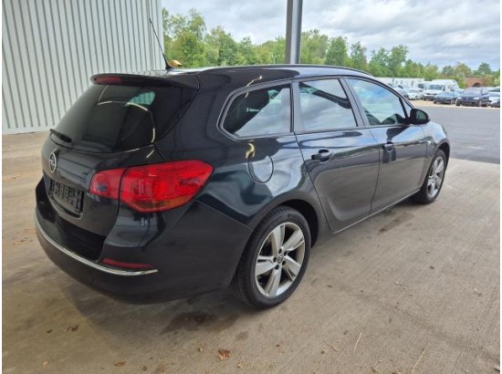 2015 Opel Astra J Sports Tourer Style